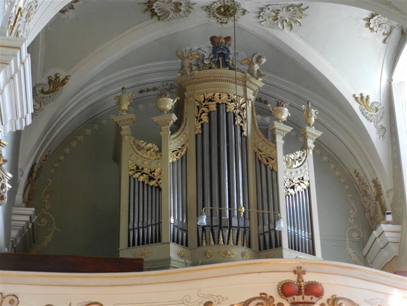 Austria Burgenland. Zamek Eisenstadt. Organy na chórze - kaplica pałacowa 